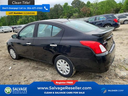 Used 2016 Nissan Versa SV FWD image 3
