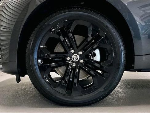 Certified 2024 Jaguar F-PACE R-Dynamic S image 8