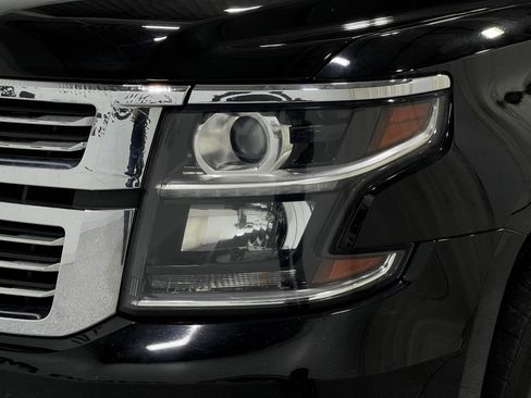 Used 2018 Chevrolet Suburban Premier AWD/4WD image 34