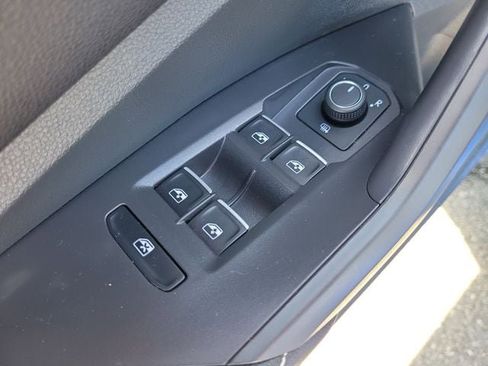 Certified 2024 Volkswagen Jetta SE w/ Panoramic Sunroof Package FWD image 14