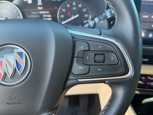 Used 2022 Buick Envision Avenir w/ Technology Package II image 35