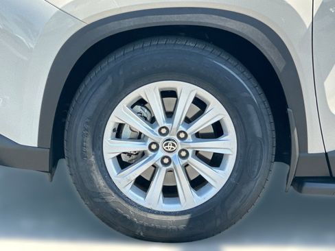Used 2024 Toyota Grand Highlander AWD Hybrid image 11
