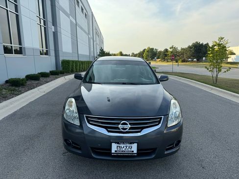 Used 2010 Nissan Altima 2.5 S image 2