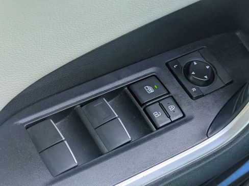 Used 2020 Toyota RAV4 Limited FWD image 56