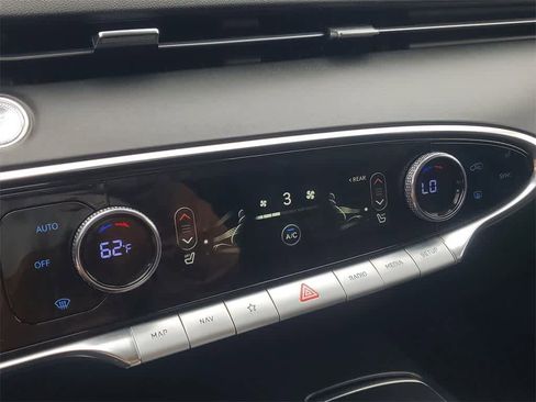 Used 2025 Genesis GV70 2.5T image 30