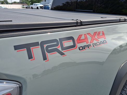 Certified 2023 Toyota Tacoma TRD Off-Road w/ Technology Package AWD/4WD image 30