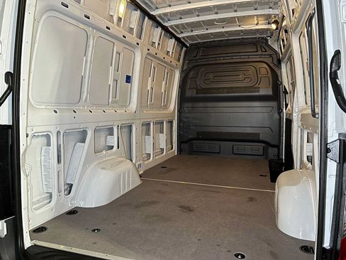 Used 2026 Mercedes-Benz Sprinter 2500 image 19
