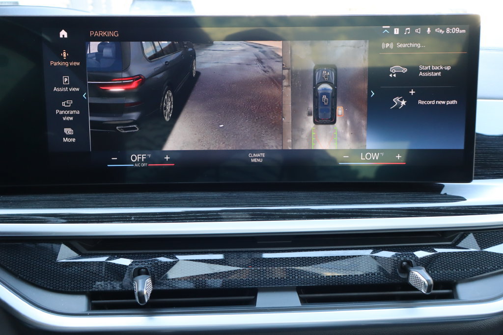 Used 2023 BMW X7 xDrive40i w/ M Sport Package AWD/4WD image 28