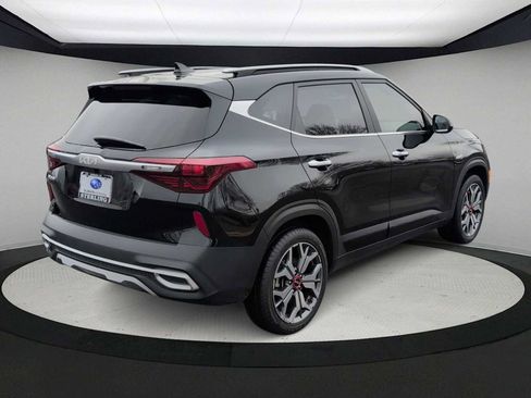 Used 2023 Kia Seltos SX w/ SX Sunroof Package image 8