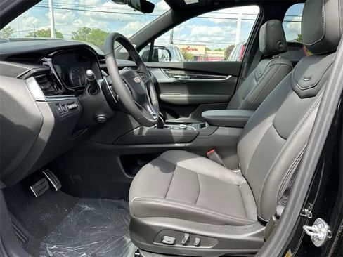 New 2025 Cadillac XT6 Sport w/ Technology Package image 16