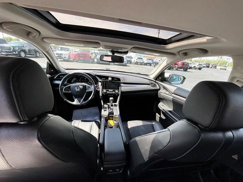 Used 2018 Honda Civic Touring image 32