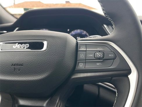 New 2025 Jeep Grand Cherokee L Limited image 14