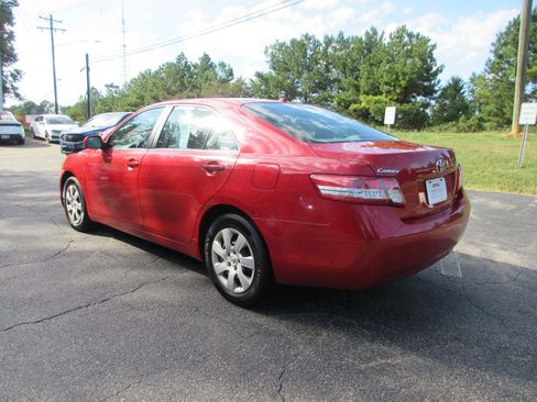 Used 2011 Toyota Camry LE FWD image 7
