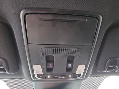Used 2025 Honda Pilot TrailSport image 21