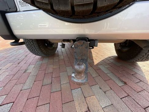 Used 2018 Jeep Wrangler Unlimited Sahara w/ Connectivity Group image 14