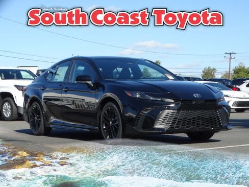 New 2026 Toyota Camry SE image 1