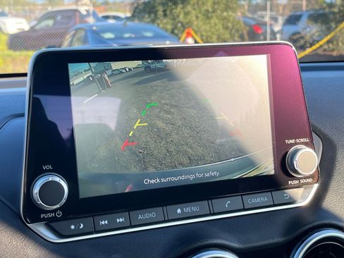 Used 2025 Nissan Sentra SV image 17