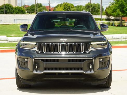 Used 2024 Jeep Grand Cherokee Overland w/ Luxury Tech Group IV AWD/4WD image 7