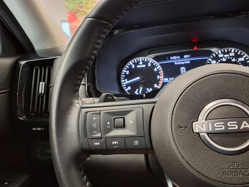 Used 2025 Nissan Pathfinder SV AWD/4WD image 29