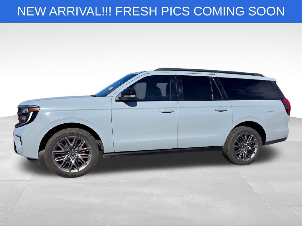 Used 2025 Ford Expedition Max Platinum w/ Stealth Performance Package AWD/4WD image 3