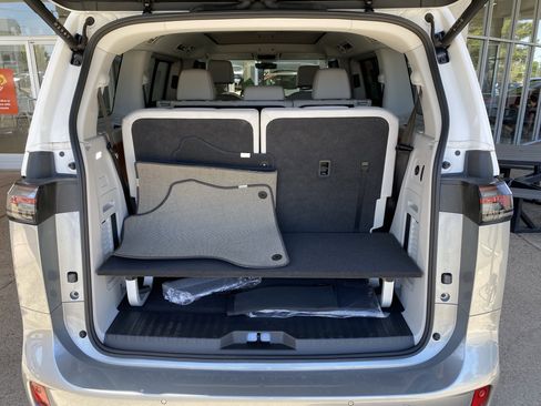 Used 2025 Volkswagen ID. Buzz 1st Edition image 18