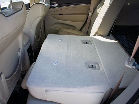 Used 2015 Jeep Grand Cherokee Overland image 35