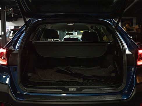 Used 2020 Subaru Outback Premium image 7