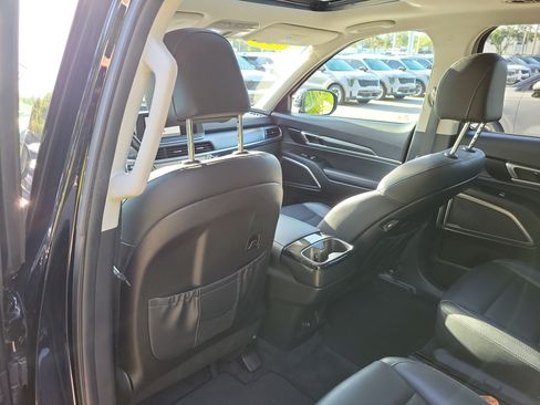 Used 2022 Kia Telluride S FWD image 16