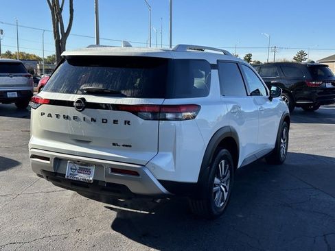 Certified 2023 Nissan Pathfinder SL w/ Lighting Package (N92) image 3