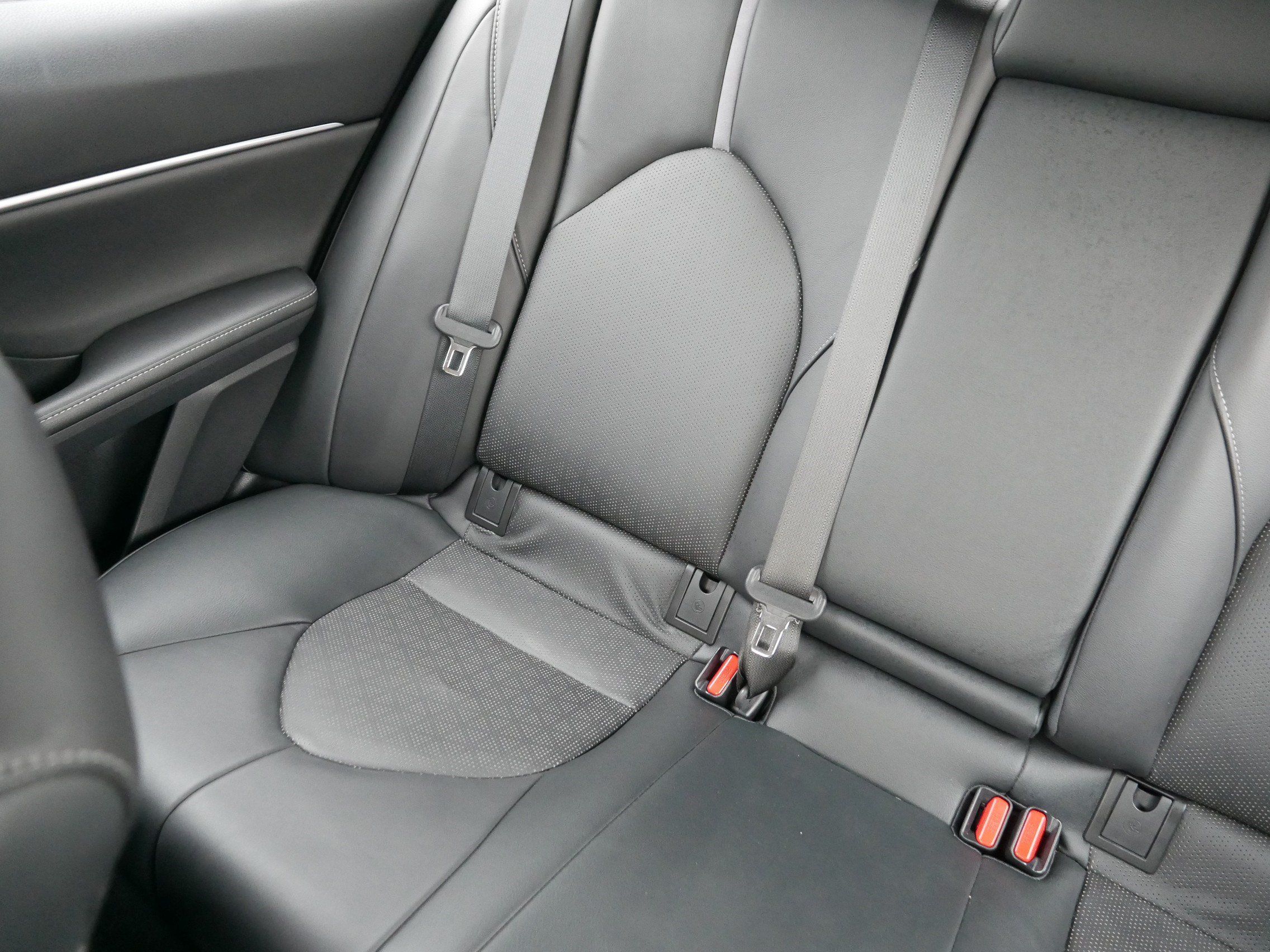 Used 2019 Toyota Camry XSE FWD image 12