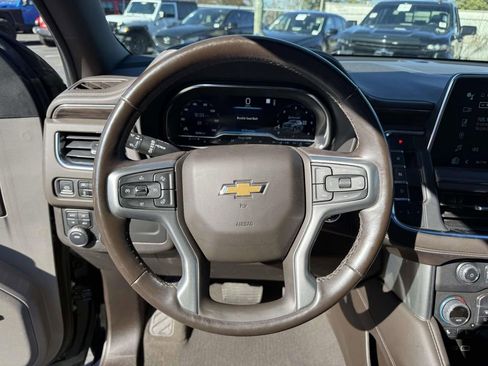 Used 2022 Chevrolet Tahoe LT w/ LT Signature Plus Package image 16