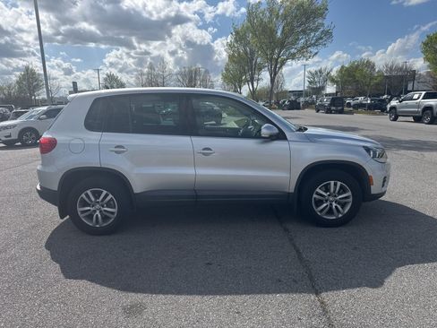 Used 2013 Volkswagen Tiguan S image 4