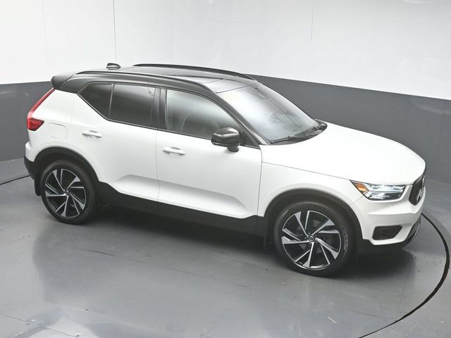 Used 2020 Volvo XC40 T5 R-Design w/ Protection Package AWD/4WD image 41