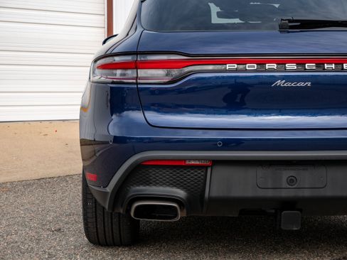 Certified 2025 Porsche Macan AWD/4WD image 15