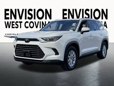 Used 2024 Toyota Grand Highlander XLE image 5