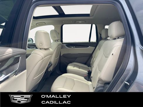 Used 2021 Cadillac XT6 Premium Luxury AWD/4WD image 11