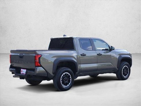 Certified 2025 Toyota Tacoma TRD Off-Road AWD/4WD image 5