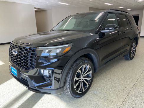 New 2026 Ford Explorer ST-Line image 1