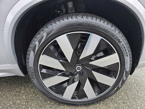 Certified 2023 Volvo XC90 T8 Ultimate w/ Protection Package Premier image 9
