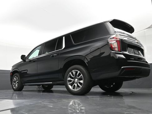 Used 2022 Chevrolet Suburban LS w/ Driver Alert Package RWD image 22