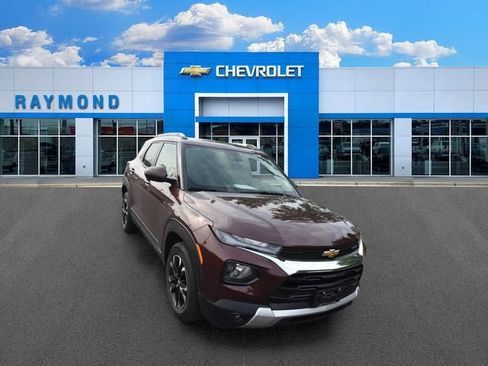 Used 2022 Chevrolet TrailBlazer LT w/ Convenience Package FWD image 9