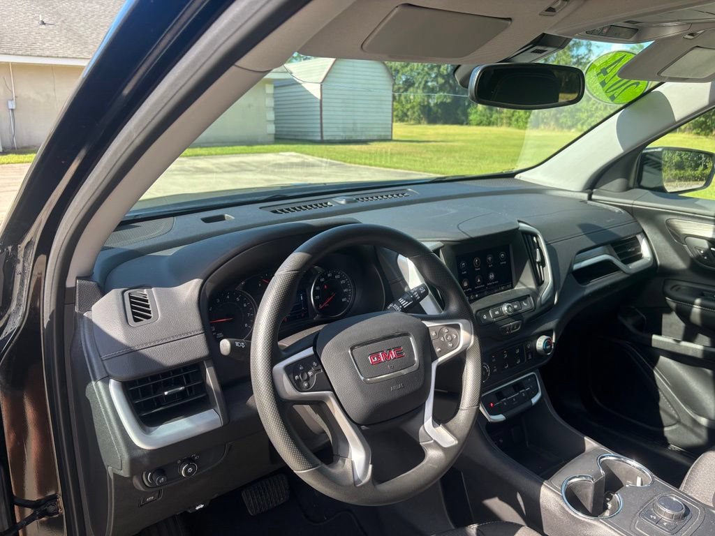 Used 2024 GMC Terrain SLE FWD image 12