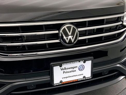 Used 2023 Volkswagen Tiguan SE image 29