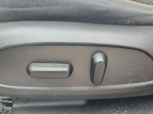 Used 2017 GMC Acadia SLE w/ Driver Alert Package I AWD/4WD image 22