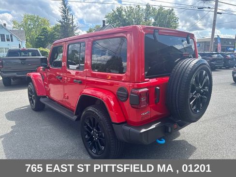 Used 2024 Jeep Wrangler Unlimited Sahara w/ Technology Group AWD/4WD image 6