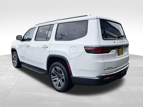 Used 2022 Jeep Wagoneer Series III AWD/4WD image 3
