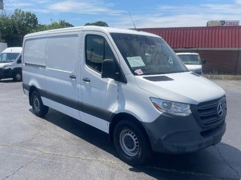Used 2022 Mercedes-Benz Sprinter 1500 image 8