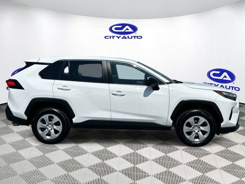 Used 2025 Toyota RAV4 LE AWD/4WD image 2