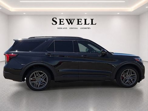Used 2025 Ford Explorer ST w/ Sun And Sound Package AWD/4WD image 5