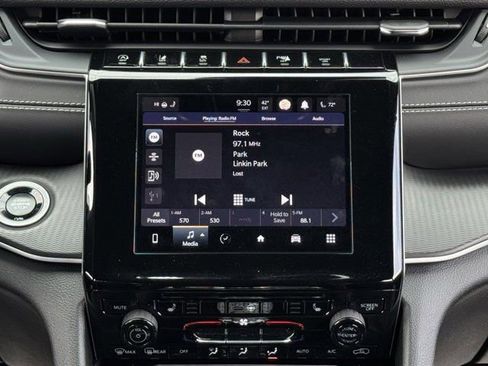 Used 2024 Jeep Grand Cherokee L Altitude image 18